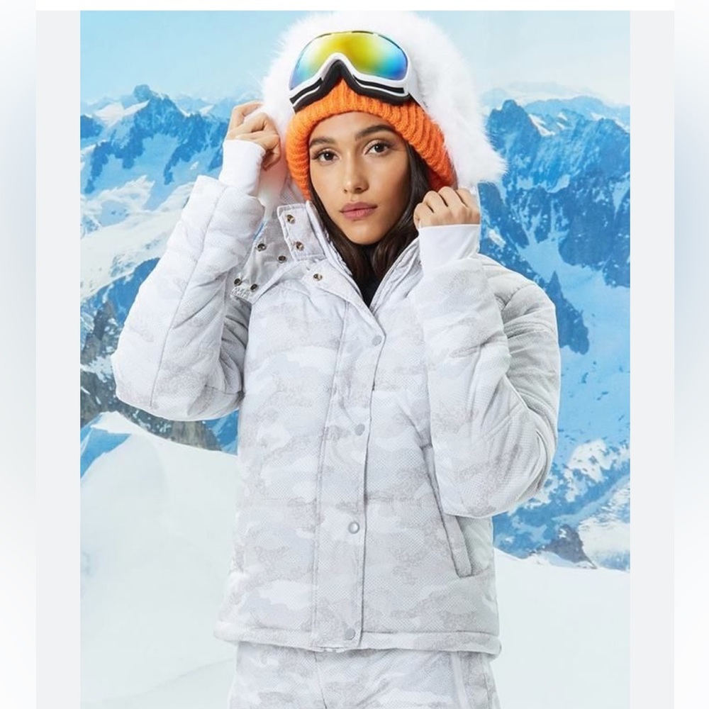 Forever 21 sport luxe ski/snow jacket size S